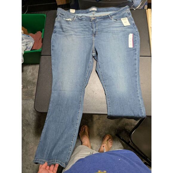 NWT Levi’s Mid Rise Classic Bootcut Jeans Blue Medium Wash Stretch Denim Women's - Picture 2 of 7